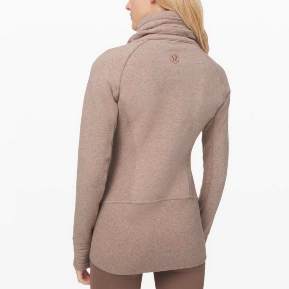 🚨LAST CHANCE 🚨 Make Any Offer!Lululemon Radiant Jacket - Excellent Condition ✨